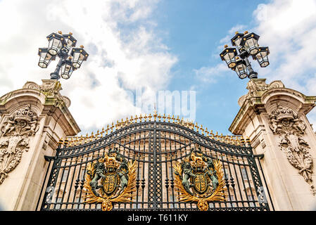 Cancello di ingresso a Buckingham Palace di Londra Foto Stock