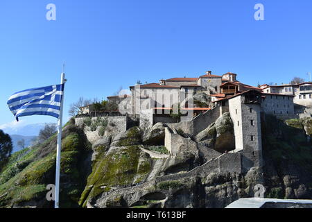 Meglio di Meteora Grecia Monestaries sulle rocce metamorfosi monastero del XIII secolo le ossa dei monaci Viaggi Top 10 Grecia siti religiosi di viaggio Grecia Foto Stock