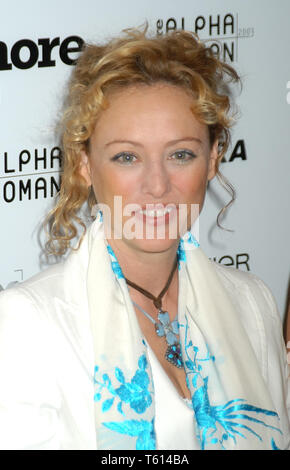 Virginia Madsen al più Alfa donna premio consegnato dal più riviste e TV 'Extra', tenutosi presso il Beverly Hills Hotel di Beverly Hills, CA. La manifestazione ha avuto luogo lunedì 17 marzo, 2003. Foto di: SBM / PictureLux Riferimento File # 33790 1833SBMPLX Foto Stock