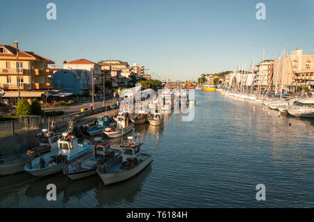 Barche ormeggiate a Bellaria-Igea Marina, Italia Foto Stock