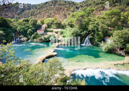 Krka, Sibenik, Croazia, Europa - punto di vista sulle cascate di Krka Parco nazionale Foto Stock