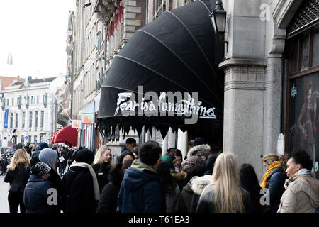 In attesa in linea in Amsterdam Dungeon Museum di Amsterdam Paesi Bassi 2019 Foto Stock