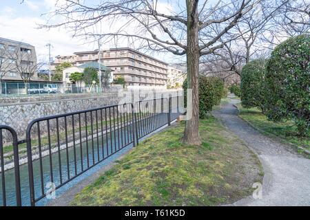 Canale vicino Ebisu fiume centrale idroelettrica, Sakyo-Ku, Kyoto, Giappone Foto Stock