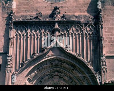 DETALLE SUPERIOR DE LA PUERTA DE LOS APOSTOLES - S XV - Gotico florido. Autore: SANCHEZ DE A ALMAZAN DIEGO. Posizione: CATEDRAL-esterno. Spagna. Foto Stock