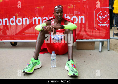 Londra, Regno Unito. 28 apr, 2019. La Gran Bretagna è Mo Farah alla maratona di Londra del 2019. Credito: Dinendra Haria/Alamy Live News Credito: Dinendra Haria/Alamy Live News Foto Stock