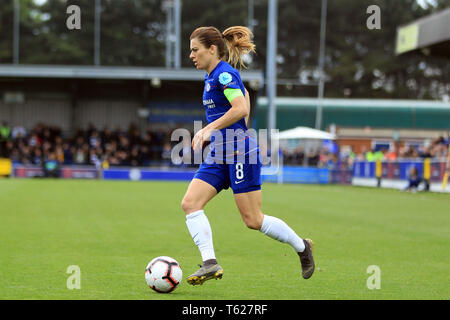 Surrey, Regno Unito. 28 apr, 2019. Karen Carney del Chelsea donne in azione. Le donne in Champions League semi finale , la seconda gamba donne Chelsea v Lyon Feminines al Cherry Red Records Stadium di Kingston upon Thames, Surrey domenica 28 aprile 2019. Questa immagine può essere utilizzata solo per scopi editoriali. Solo uso editoriale, è richiesta una licenza per uso commerciale. Nessun uso in scommesse, giochi o un singolo giocatore/club/league pubblicazioni. Credito: Andrew Orchard fotografia sportiva/Alamy Live News Foto Stock