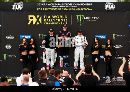 Circuito de Barcelona-Catalunya, Barcelona, Spagna. 28 apr, 2019. FIA World Rallycross di Catalunya; (L-R) 2° posto Fraser McConnell del Olsbergs MSE Team, primo posto Oliver Eriksson del Olsbergs MSE Team e terzo posto Jesse Kallio del Olsbergs MSE Team festeggiare al podio Credito: Azione Sport Plus/Alamy Live News Foto Stock