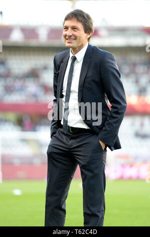 Torino, Italia. 28 apr, 2019. Il 28 aprile 2019, Stadio Olimpico di Torino, Torino, Italia; di calcio della Serie A, Torino contro il Milan; Ex-giocatore Leonardo, di Milano prima che il credito di gioco: Azione Plus immagini di sport/Alamy Live News Foto Stock