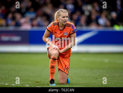 Kingston, Regno Unito. 28 apr, 2019. Ada Hegerberg di Olympique Lyonnais Feminin (FC) di Lione durante il femminile UEFA Champions League semi-finale 2 gamba match tra Chelsea donne e Olympique Lyonnais Feminin al Cherry Red Records Stadium, Kingston, in Inghilterra il 28 aprile 2019. Foto di Andy Rowland. Credito: prime immagini multimediali/Alamy Live News Foto Stock