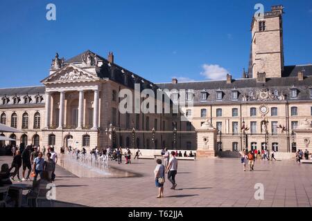 La pittoresca città di Digione in Borgogna Francia Foto Stock