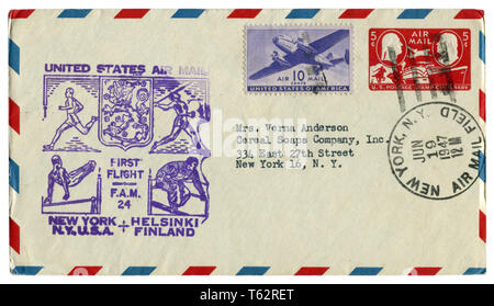 Noi busta storico: il coperchio con lo sport unisce cachet membri Air Mail primo volo Helsinki Finlandia, due francobolli cinque a dieci centesimi, 1947 Foto Stock