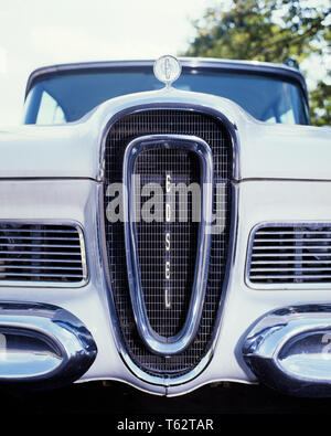 1950s 1958 Edsel Ford GRILL - CA00469 CAM001 HARS MARQUE in vecchio stile Foto Stock