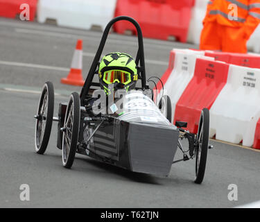 Greenpower Electric Car Racing venite a Kingston upon Hull strade per la prima mai street electric car gara in Gran Bretagna il 28 aprile 2019 Foto Stock