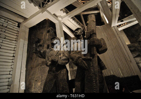 Le Miniere di Sale di Wieliczka, minatore della statue, Polonia Foto Stock