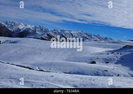 Alpi svizzere: vista panoramica del picco Parsenn neve montagne sopra Davos Foto Stock