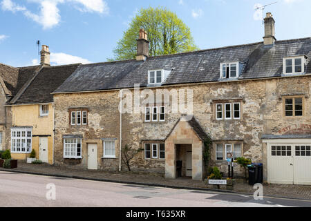 Flemish Weavers Cottages in Corsham High Street, Wiltshire, Inghilterra, Regno Unito Foto Stock