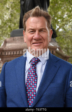 Michael Portillo. Le riprese in piazza del Parlamento, Westminster, London Foto Stock