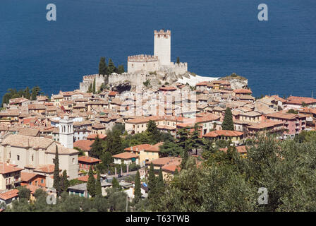 Villaggio di Malcesine sul Lago di Garda, provincia di Verona, Italia Foto Stock