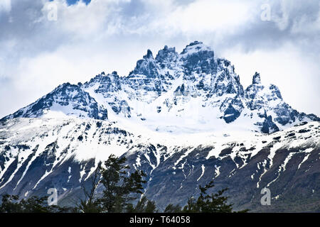 Il robusto crinale montuoso di Cerro Castillo ,Aysen,Cile. Foto Stock