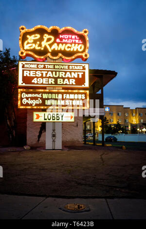 El Rancho Hotel & Motel neon marquee sulla vecchia storica Route 66, Gallup, Nuovo Messico, STATI UNITI D'AMERICA Foto Stock