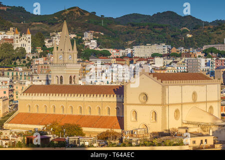 Vista panoramica del Messina.Duomo di Messina o la Cattedrale di Messina. Sicilia. Italia Foto Stock