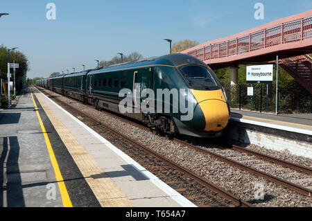 GWR classe 800 treno IET a Honeybourne stazione ferroviaria, Worcestershire, England, Regno Unito Foto Stock