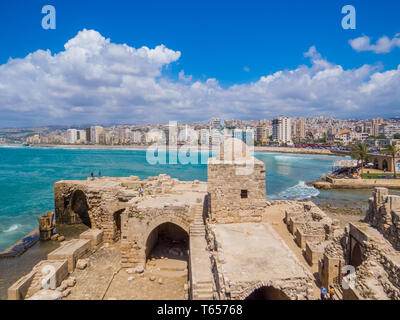 Sidone, Libano - 21 Maggio 2017: vista del mare di Sidone, castello costruito dai crociati come una fortezza di terra santa. Foto Stock