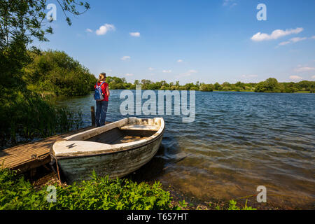 Il lago a Greystones Farm nella Riserva Naturale del Bourton-on-the-acqua Foto Stock