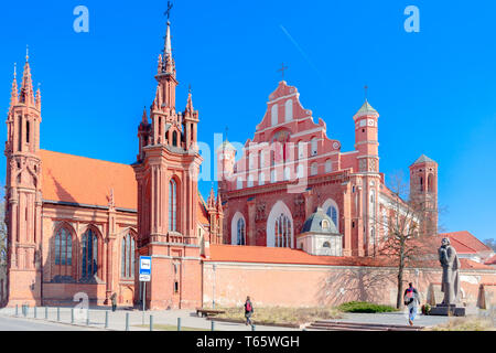 .Chiesa di Sant'Anna e Bernardino Chiesa di Vilnius, Lituania Foto Stock