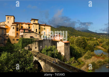 Castelnuovo di Garfagnana, una cittadina in provincia di Lucca, Toscana, Italia centrale. Foto Stock