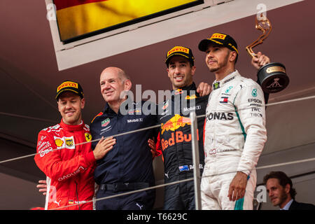 Monte Carlo/Monaco - 27/05/2018 - Daniel Ricciardo (AUS), Sebastian Vettel (GER) e Lewis Hamilton (GBR) sul podio affter il 2018 GP di Monaco Foto Stock