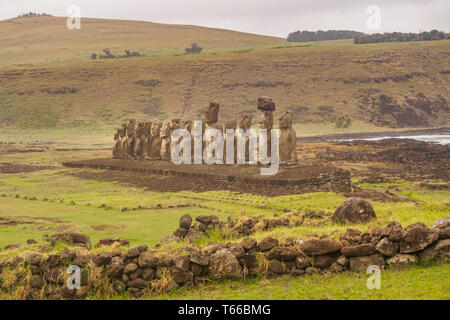Moai statue sull'Isola di Pasqua. Ahu Tongariki, Cile, Sud America Foto Stock