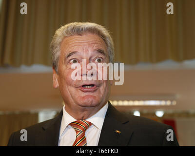 Joachin Gauck, Presidente tedesco, voti a Berlino. Foto Stock