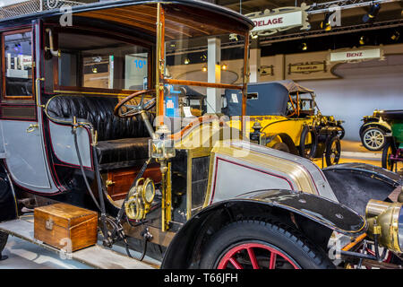 La Renault di tipo X-1, classica francese automobile / oldtimer / veicolo antichi dal 1908 a Autoworld, vintage car museum a Bruxelles, in Belgio Foto Stock