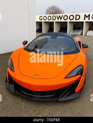 McLaren 600lt hypercar sul display nella 77a Goodwood GRRC Assemblea dei Soci, Sussex, Regno Unito. Foto Stock