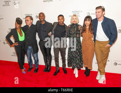 New York, NY - Aprile 28, 2019: Marsha Stephanie Blake ; Tim Roth ; Shari Frilot; Kelvin Harrison Jr ; Naomi Watts ; Andrea Botto ; Noè Gaynor frequentare la premiere del film Luce durante il 2019 Tribeca Film Festival a Stella Artois teatro a BMCC TRAC Foto Stock