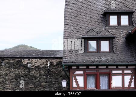 Casa in legno e muratura in campagna (Bacharach, Germania, Europa) Foto Stock