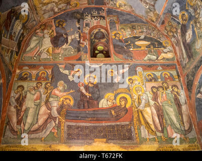 Affresco pareti coperte di Panayia Phorviotissa Chiesa, Todos montagne, Cipro Foto Stock