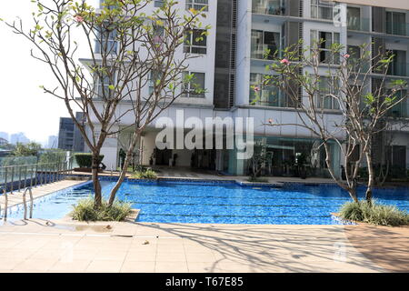 Alto e moderno appartamento condominio con piscina a Kuala Lumpur in Malesia Foto Stock