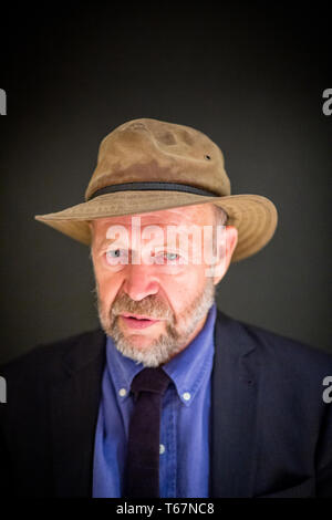 Climateology ricercatore e docente presso la Columbia University James Hansen esorta i giovani ad agire sul cambiamento climatico. Egli si rompe i politici e i responsabili a prendere l'iniziativa. Qui egli parla a un seminario tenuto da giovani per gli obiettivi dello sviluppo sostenibile presso la Columbia University. Foto Stock