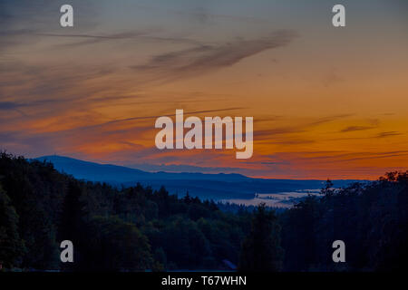 Cielo di sera nella catena montuosa di Harz, Germania Foto Stock