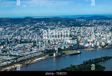 Grandi città visto da sopra. Città di Porto Alegre dello Stato del Rio Grande do Sul, Brasile America del Sud. Foto Stock