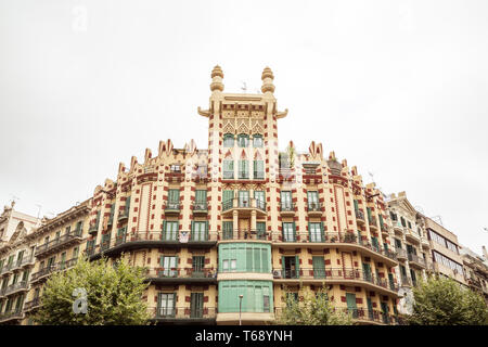 Vecchia casa con decorazioni, girato a Barcellona Foto Stock