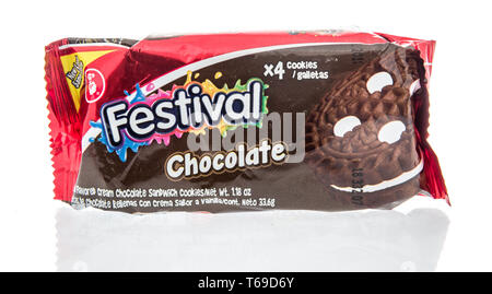 Winneconne, WI - 28 Aprile 2019: un pacchetto di Goya festival biscotti al cioccolato su un sfondo isolato Foto Stock