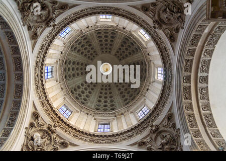 Brescia, Italia - 21 Ottobre 2018: interno del Duomo Nuovo o nuova cattedrale, Cattedrale estiva di Santa Maria Assunta Foto Stock