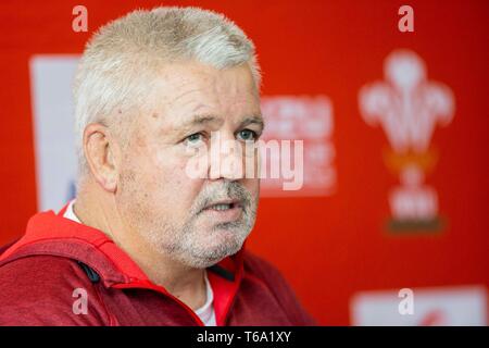 Hensol, Wales, Regno Unito, 30 aprile 2019. Capo allenatore del Galles nazionale di rugby, Warren Gatland durante una conferenza stampa per annunciare il suo 2019 Coppa del Mondo di Rugby formazione squad. Credito: Mark Hawkins/Alamy Live News Foto Stock