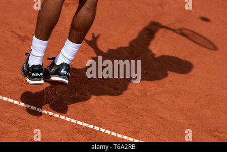 Monaco di Baviera, Germania. 30 apr, 2019. Tennis: Atp-Tour - Monaco di Baviera, singolo, uomini, 1° turno: Monteiro (Brasile) - Struff (Germania). Thiago Monteiro in azione. Credito: Sven Hoppe/dpa/Alamy Live News Foto Stock