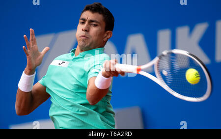 Monaco di Baviera, Germania. 30 apr, 2019. Tennis: Atp-Tour - Monaco di Baviera, singolo, uomini, 1° turno: Monteiro (Brasile) - Struff (Germania). Thiago Monteiro in azione. Credito: Sven Hoppe/dpa/Alamy Live News Foto Stock