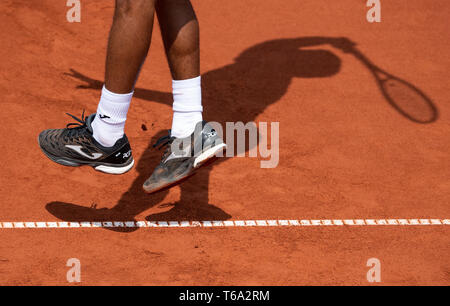 Monaco di Baviera, Germania. 30 apr, 2019. Tennis: Atp-Tour - Monaco di Baviera, singolo, uomini, 1° turno: Monteiro (Brasile) - Struff (Germania). Thiago Monteiro in azione. Credito: Sven Hoppe/dpa/Alamy Live News Foto Stock