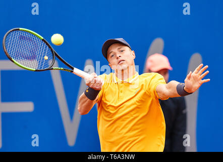 Monaco di Baviera, Germania. 30 apr, 2019. Rudolf MOLLERKER (GER) in azione nella sua partita contro Marius COPIL . Molleker ha vinto 7-6,4-6,6-4 presso il Tennis BMW internazionale aperto da FWU, ATP a Monaco di Baviera, Aprile 30, 2019. Credito: Peter Schatz/Alamy Live News Foto Stock